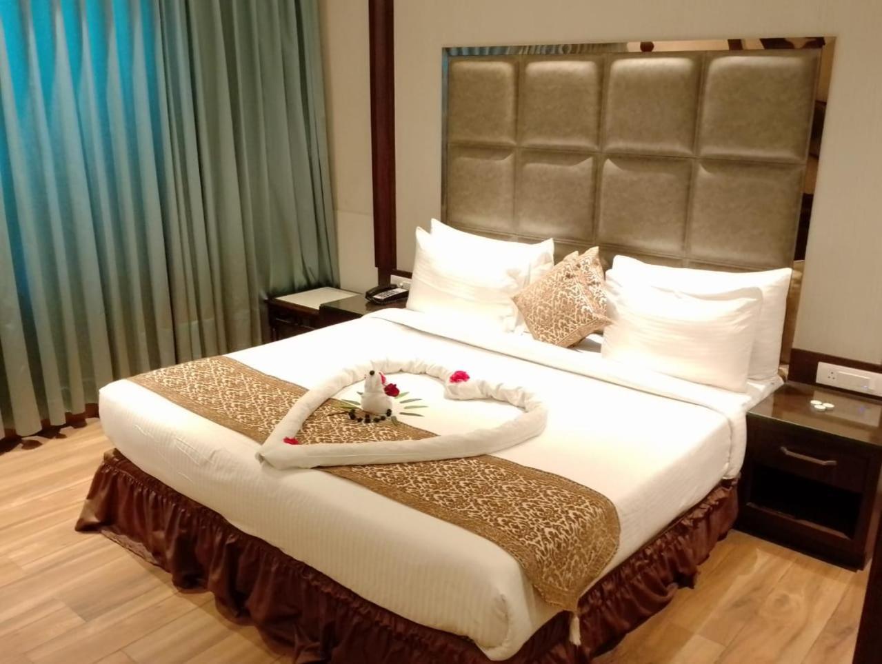 The Stella Hotel & Resort Ludhiana Eksteriør bilde