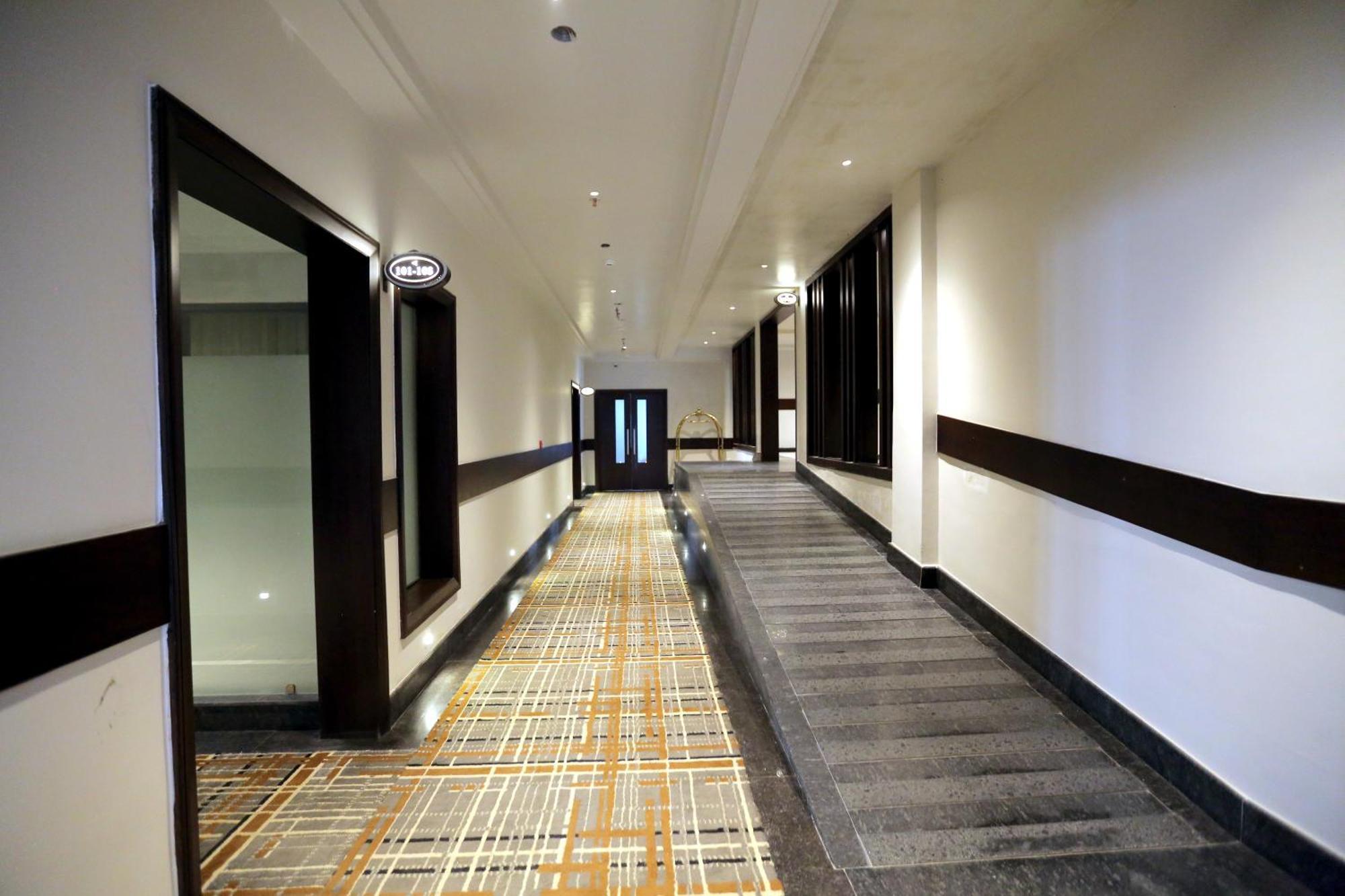 The Stella Hotel & Resort Ludhiana Eksteriør bilde
