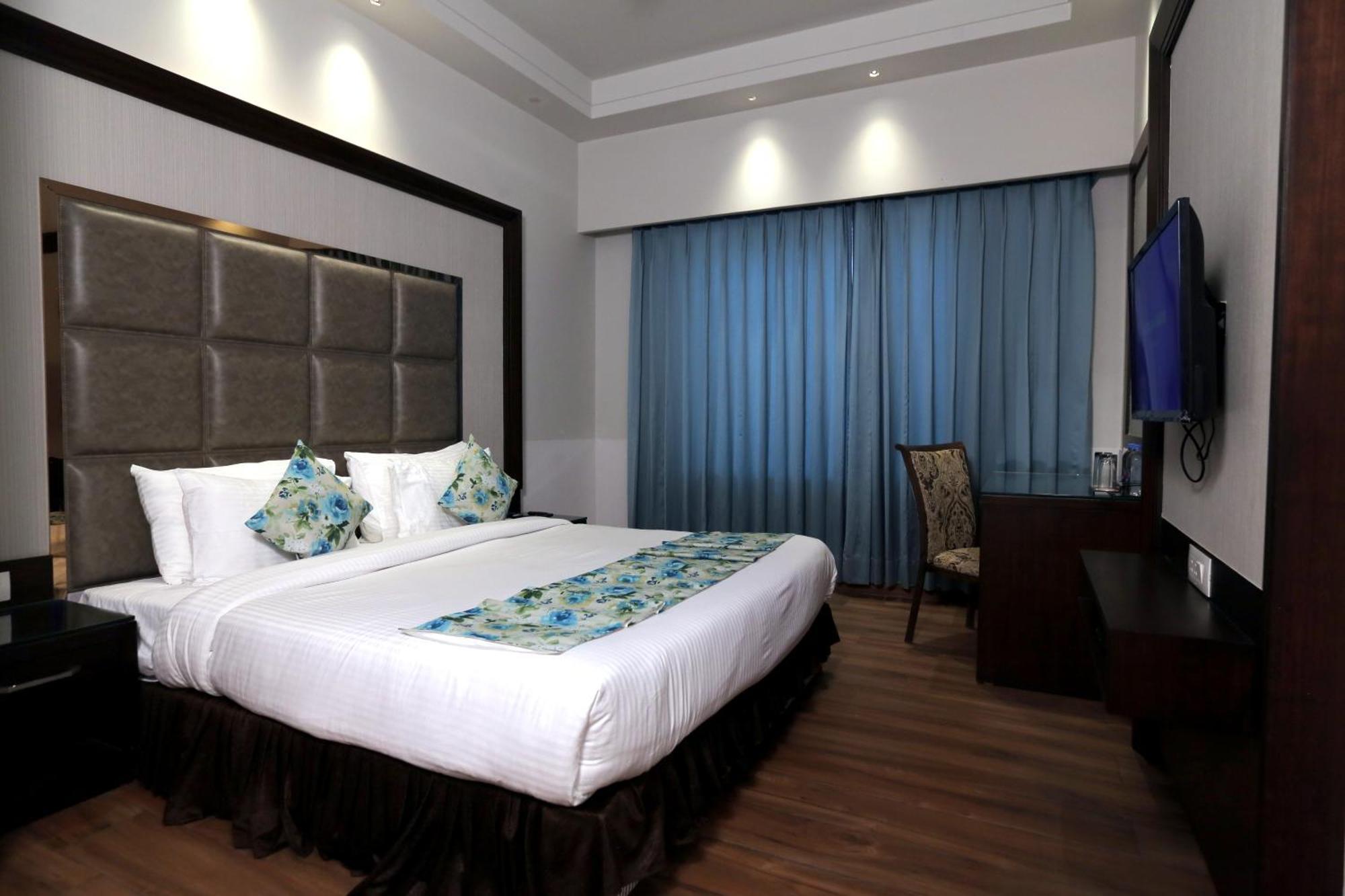 The Stella Hotel & Resort Ludhiana Eksteriør bilde